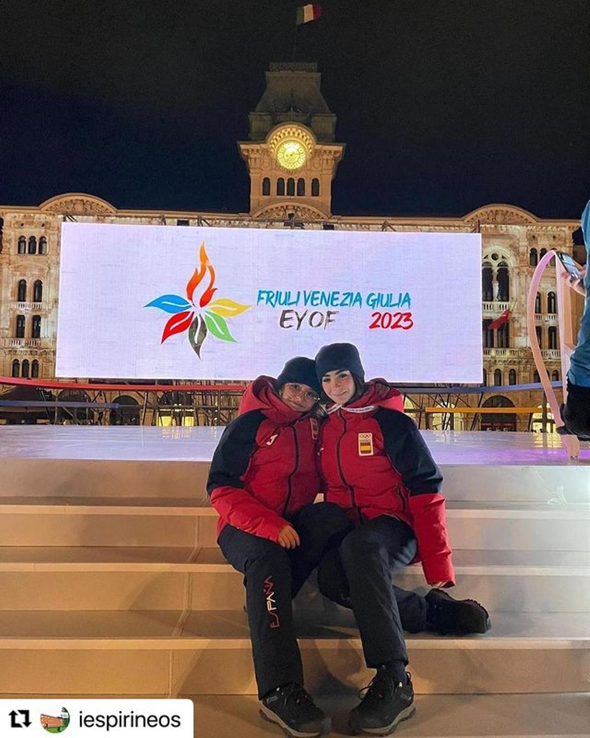 Aurora Tesa y Paula Oliván, del Club Pirineos de curling, también se forman en el IES Pirineos.