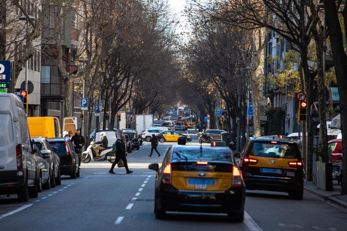 Sepúlveda, la calle en disputa por las restricciones a bares y tiendas del Eixample