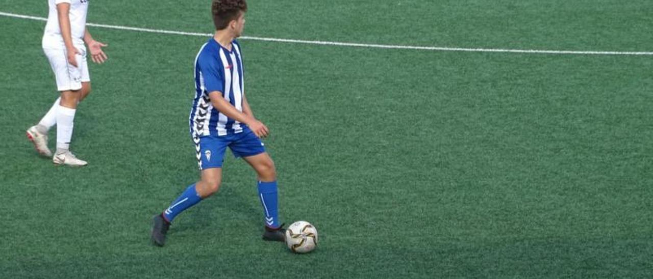 Jordi Gónzalez, durante un partido con el Alcoyano en categorías juveniles. | LEVANTE-EMV