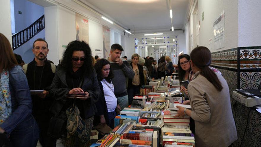 Asistentes en La Térmica a &#039;Málaga 451: la noche de los libros&#039;.