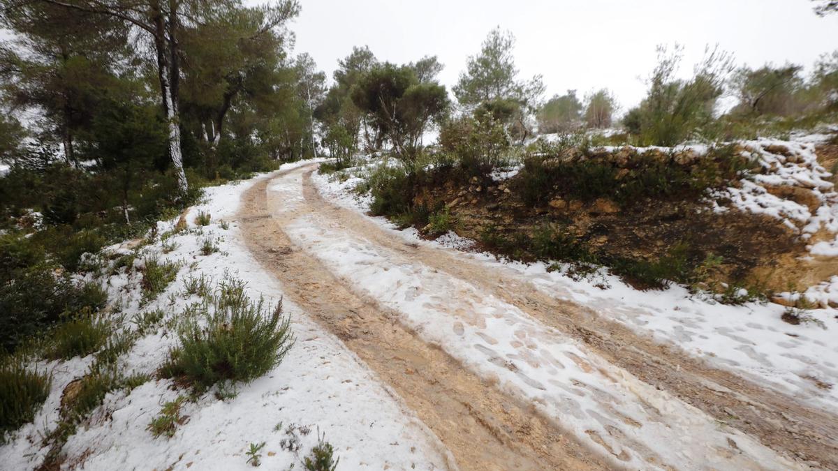 Nieve por la borrasca 'Juliette' en Ibiza.