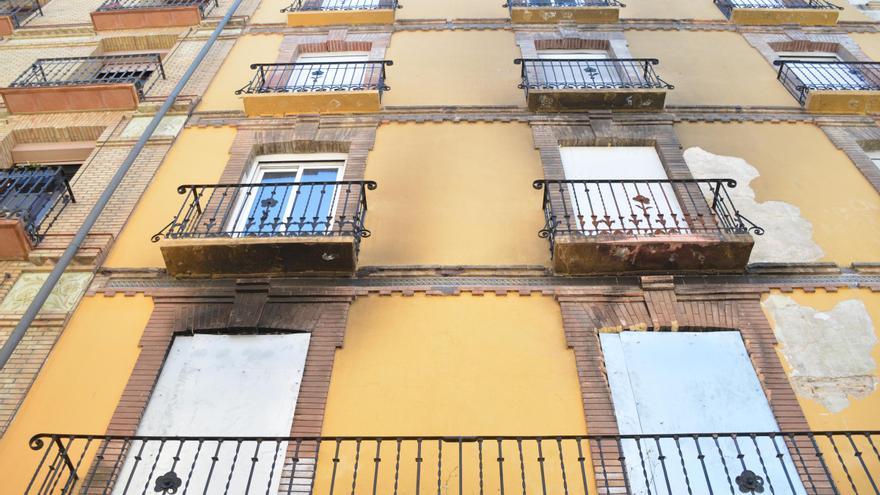 El Ayuntamiento de Zaragoza espera tener la semana próxima el 100% del edificio reokupado de Pignatelli