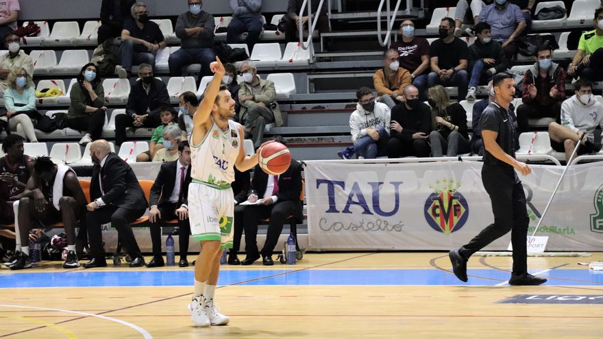 El TAU Castelló paga sus errores defensivos y suma su segunda derrota de la temporada (95-98)