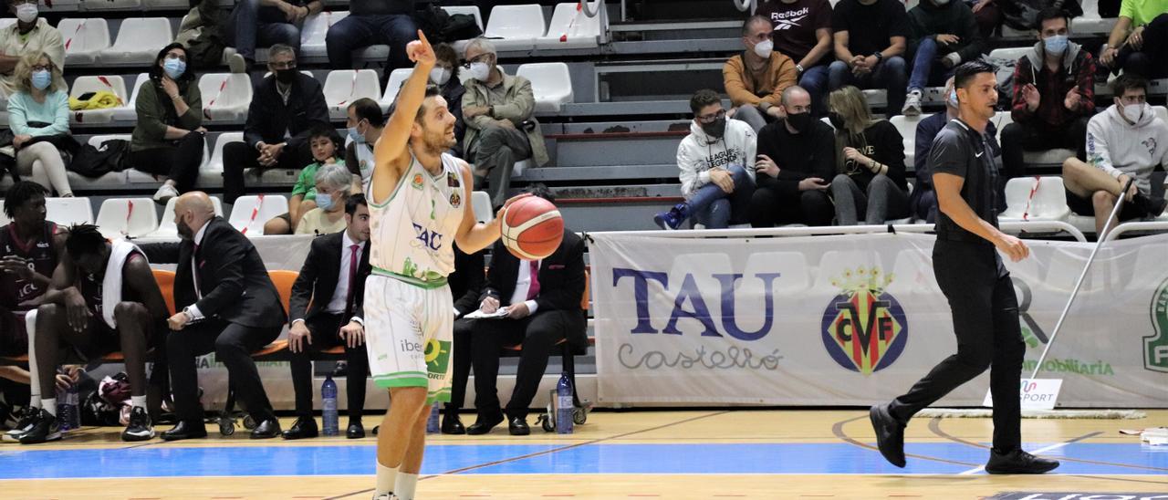 Joan Faner, en el partido entre el TAU Castelló y el Força Lleida.