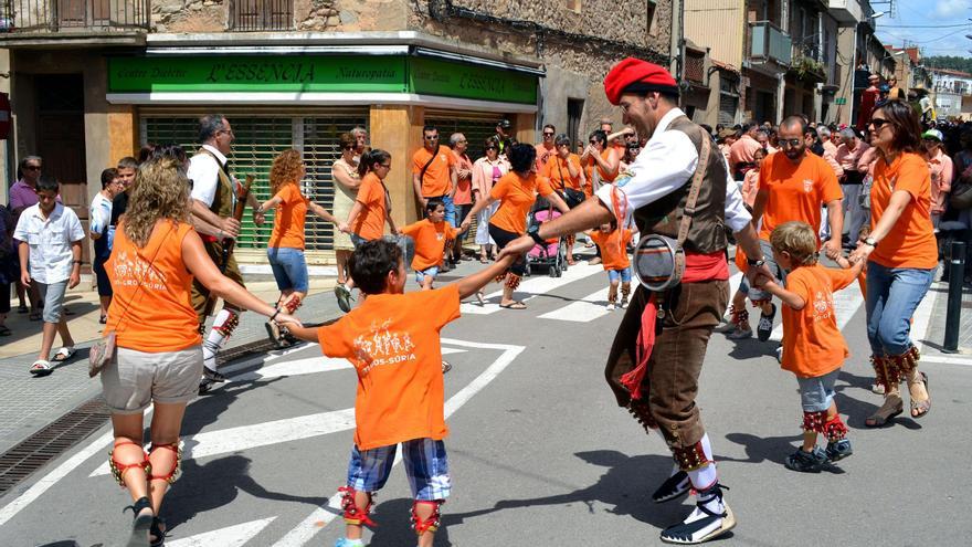 Una quinzena de colles del ball de cascavells de tot Catalunya es trobaran diumenge a Cardona