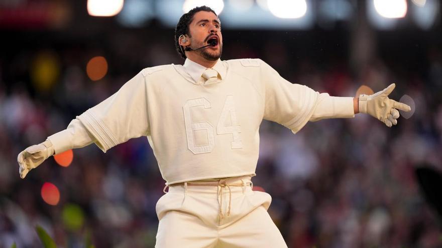 Zara, el número 64 y las zapatillas BadBo 1.0: la intrahistoria del traje de Bad Bunny en la Super Bowl