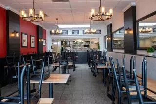 La queja de un cliente por permitir animales: “Ver que admite perros también me echó para atrás”: [Pub. programada]