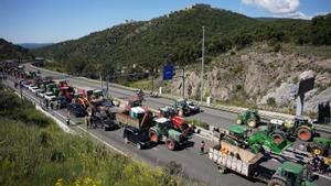 Protesta de agricultores en los pasos fronterizos entre España y Francia