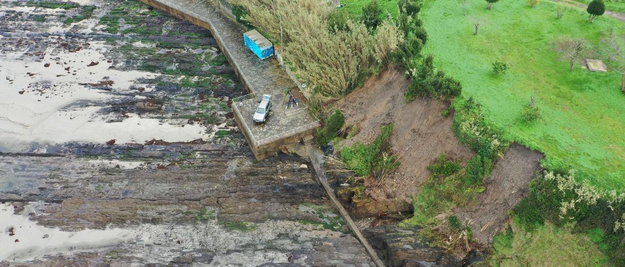 El derrumbe de tierra donde aparecieron miles de restos castrexos y romanos.