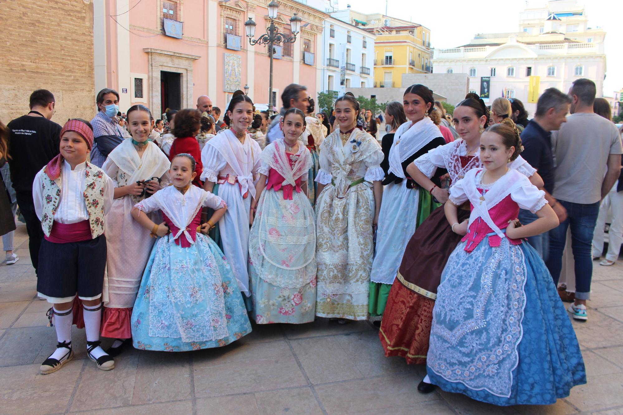 Búscate en los cuadros de baile de las comisiones en la "Dansà de les Falles"