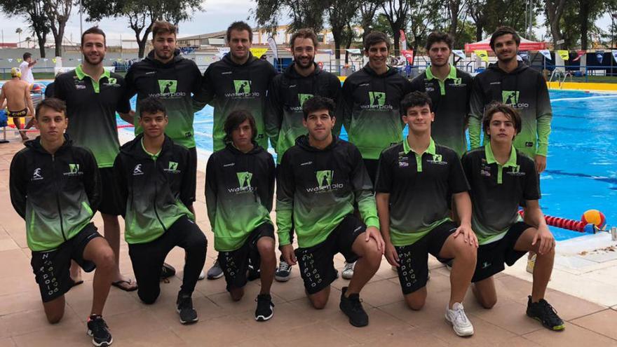 Foto de grupo del conjunto malagueño de waterpolo