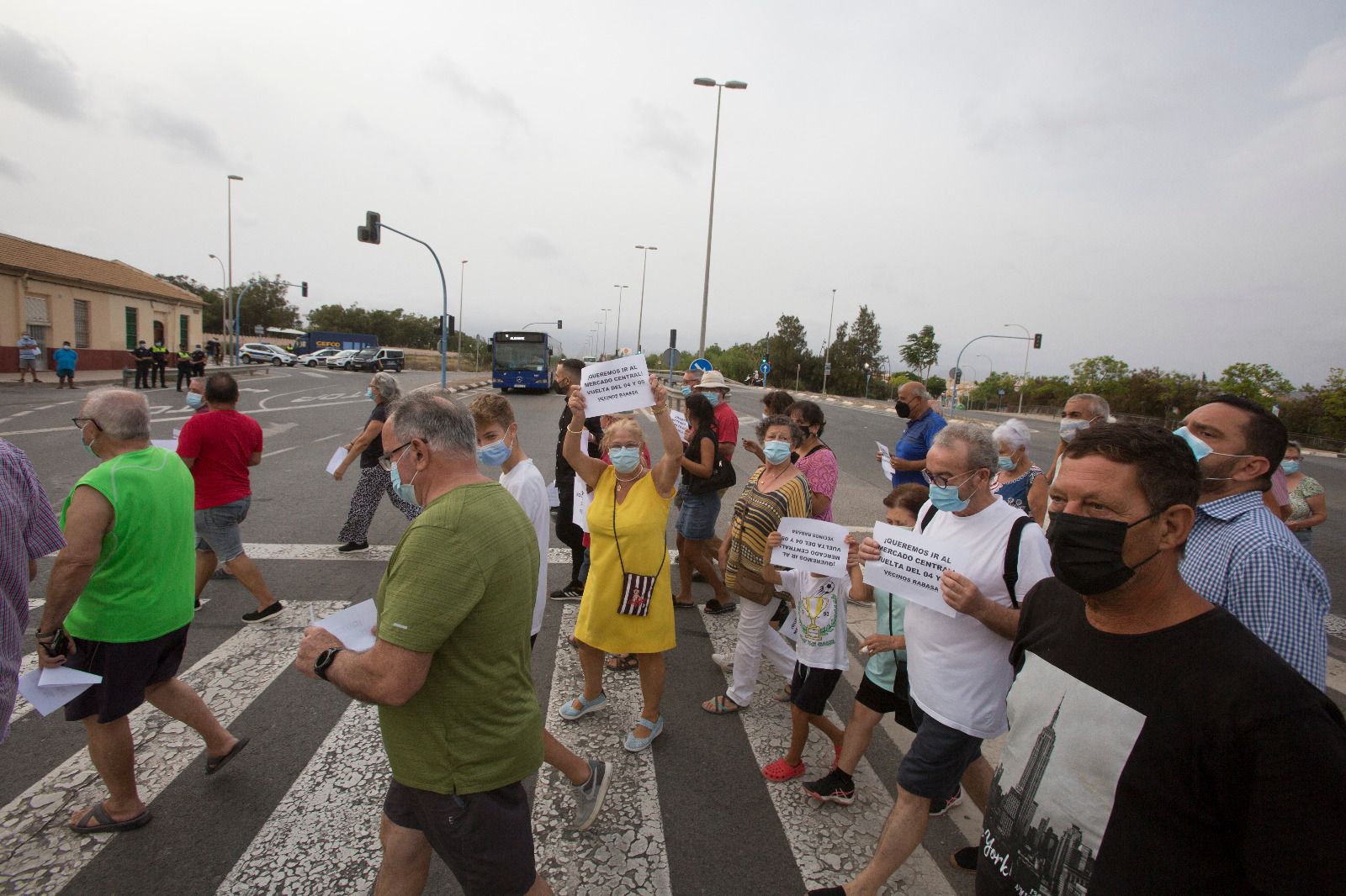 Vecinos de Rabasa protestan para que vuelva la linea 5 del autobus