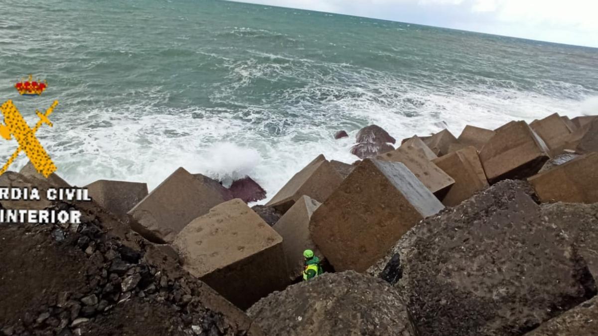 Búsqueda en las playas del desaparecido en San Esteban el martes