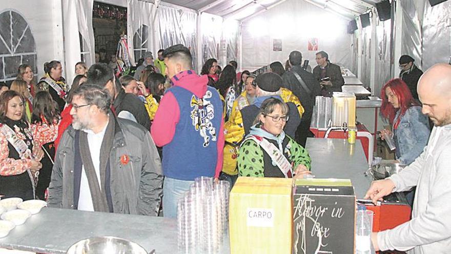 El Carnaval inaugura el recinto de casetas y el rincón gastronómico