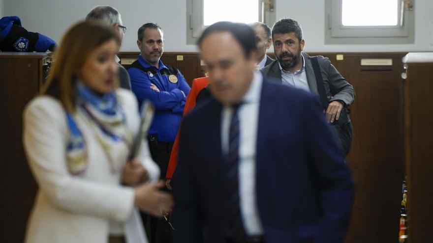 La 'distancia de seguridad' entre Llorca y Mazón