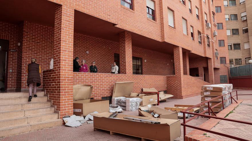 Tres meses sin ascensor en los pisos del Patronato de Vivienda de San Blas en Alicante