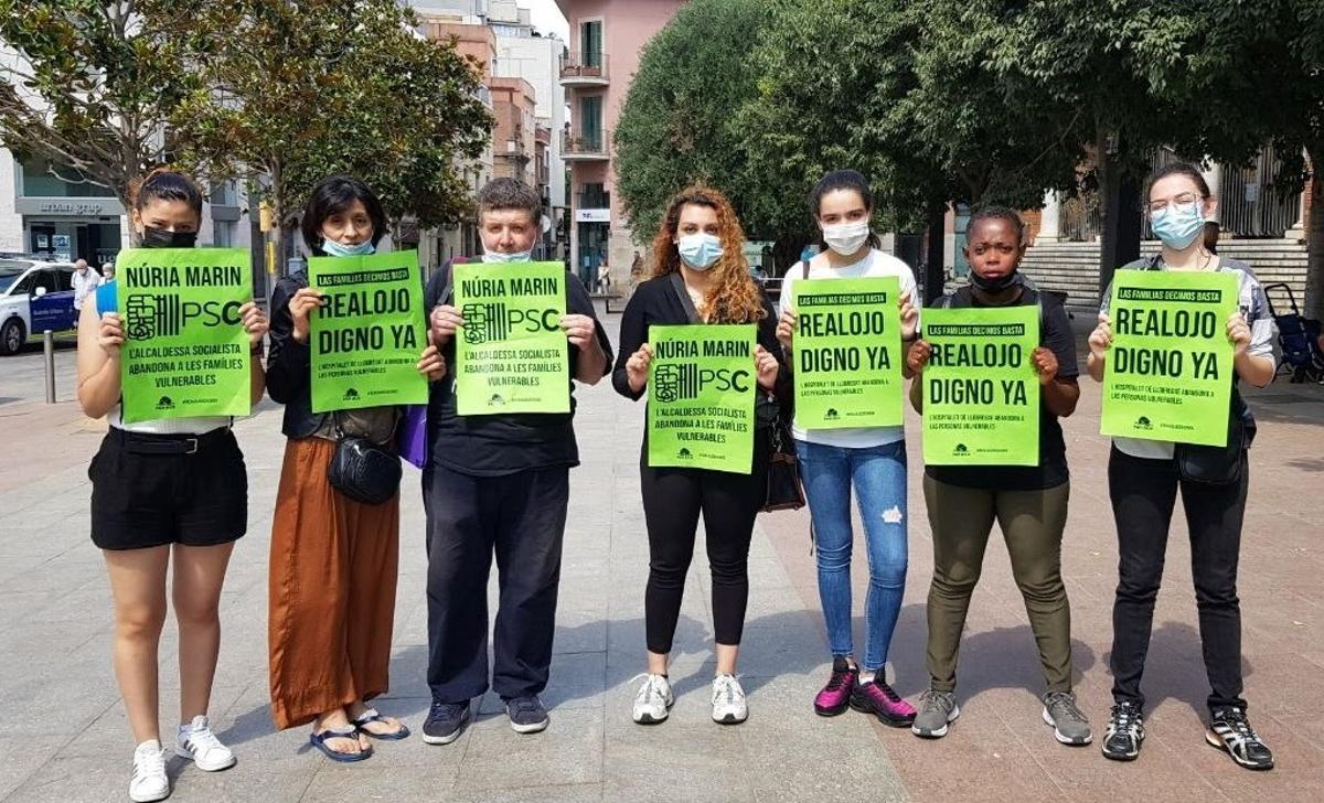 La PAH denuncia la situació de precarietat de famílies reallotjades pels serveis socials de l’Hospitalet