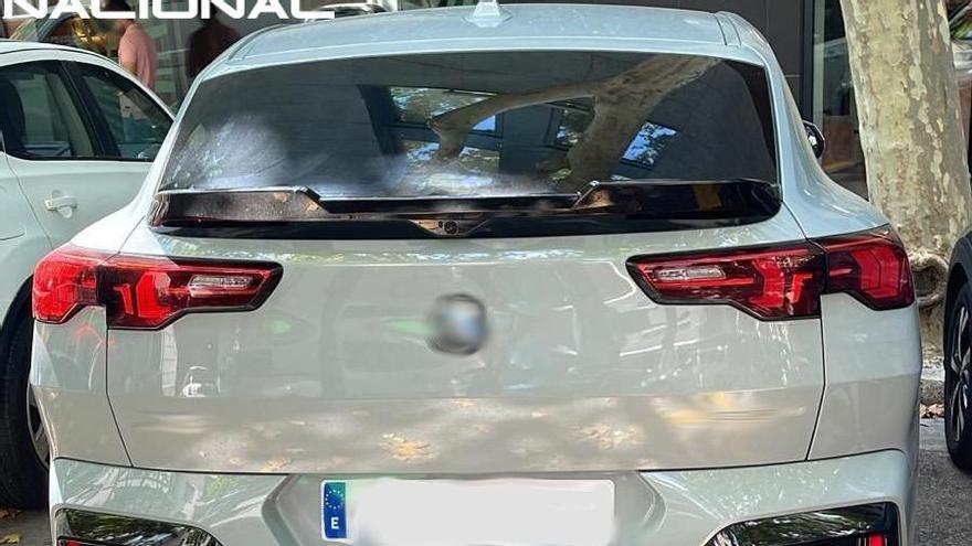 El coche de alta gama que consiguió la acusada, tras ser recuperado por la Policía.