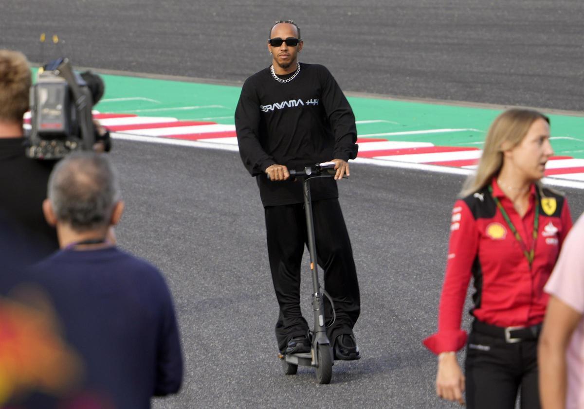 Vettel presenta sus 'hoteles para abejas' en Suzuka