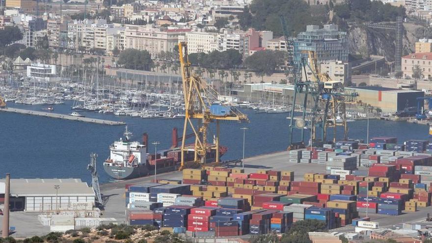 Playas en la terminal de contenedores de Santa Lucía para abrir la ciudad al mar