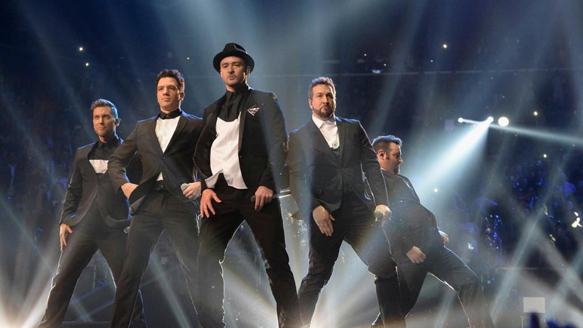 Nsync juntos en el escenario de los Grammy 2013