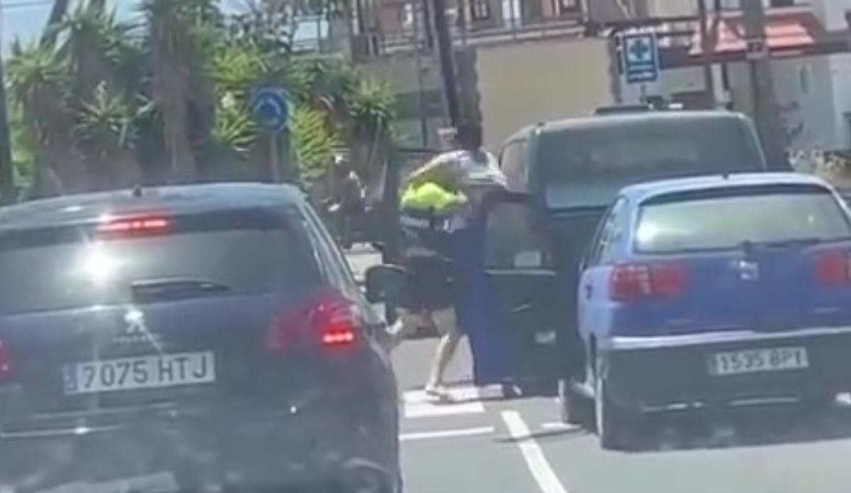 Calor y tráfico, combinación explosiva: esta es la brutal pelea entre conductores que tuvo lugar en Canarias.