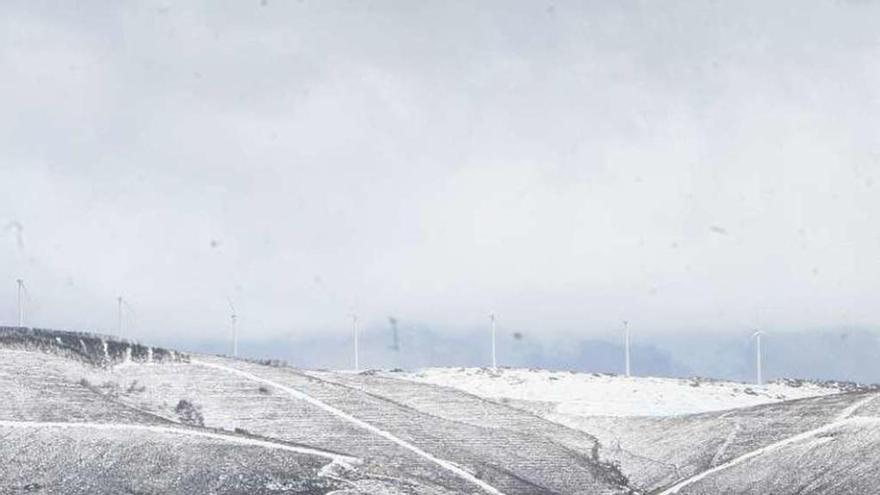 Montañas nevadas en pleno abril.  // Iñaki Osorio