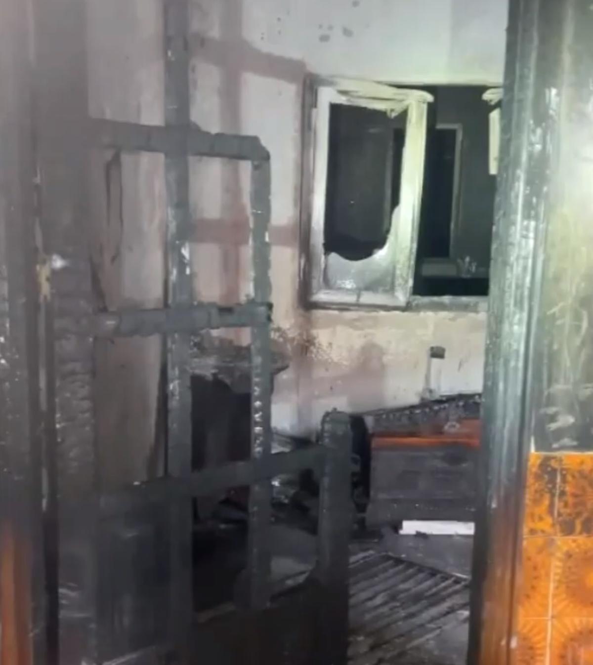 Interior de la vivienda incendiada en Arucas, completamente calcinada