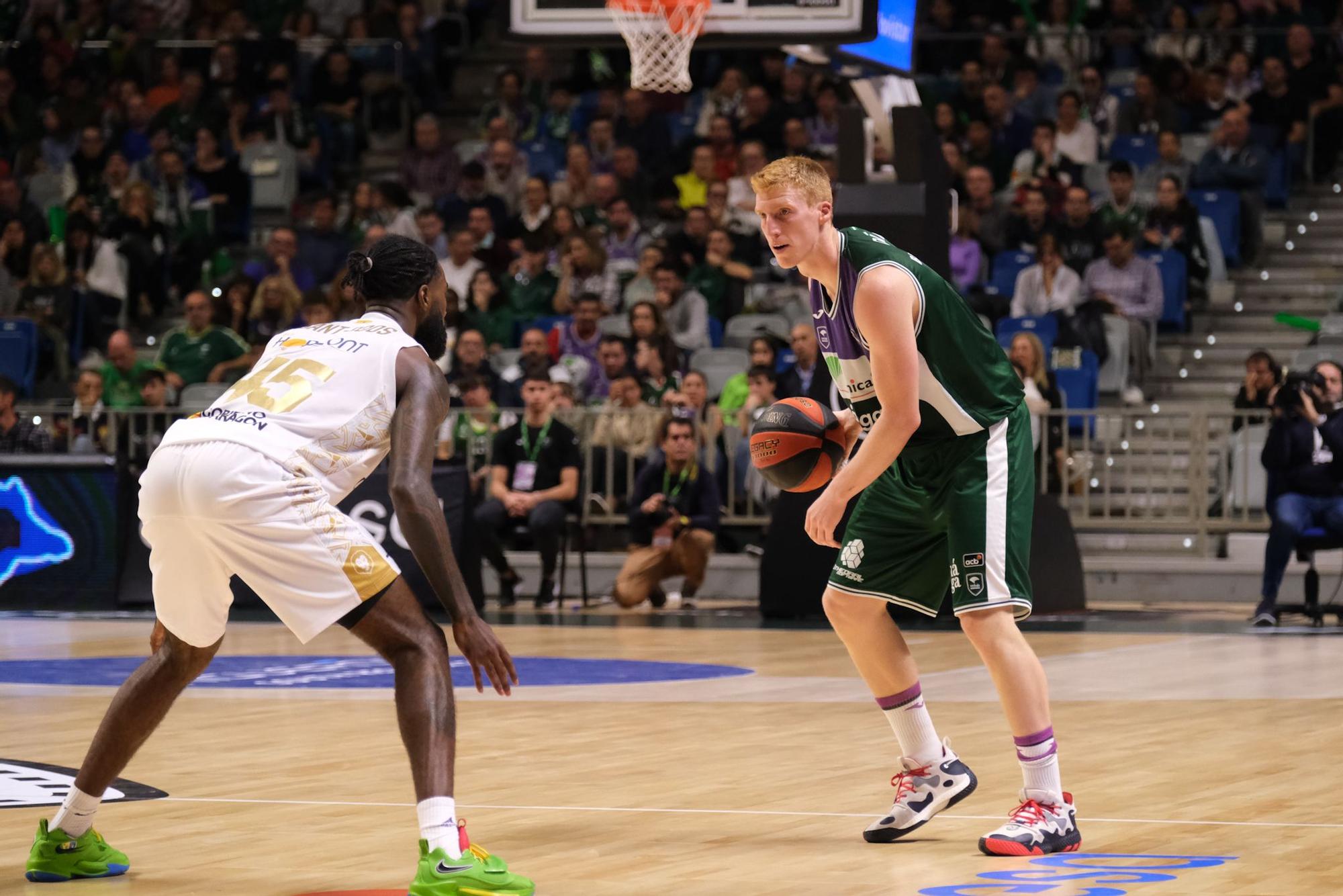 El Unicaja - Casademont Zaragoza de la Liga Endesa, en imágenes