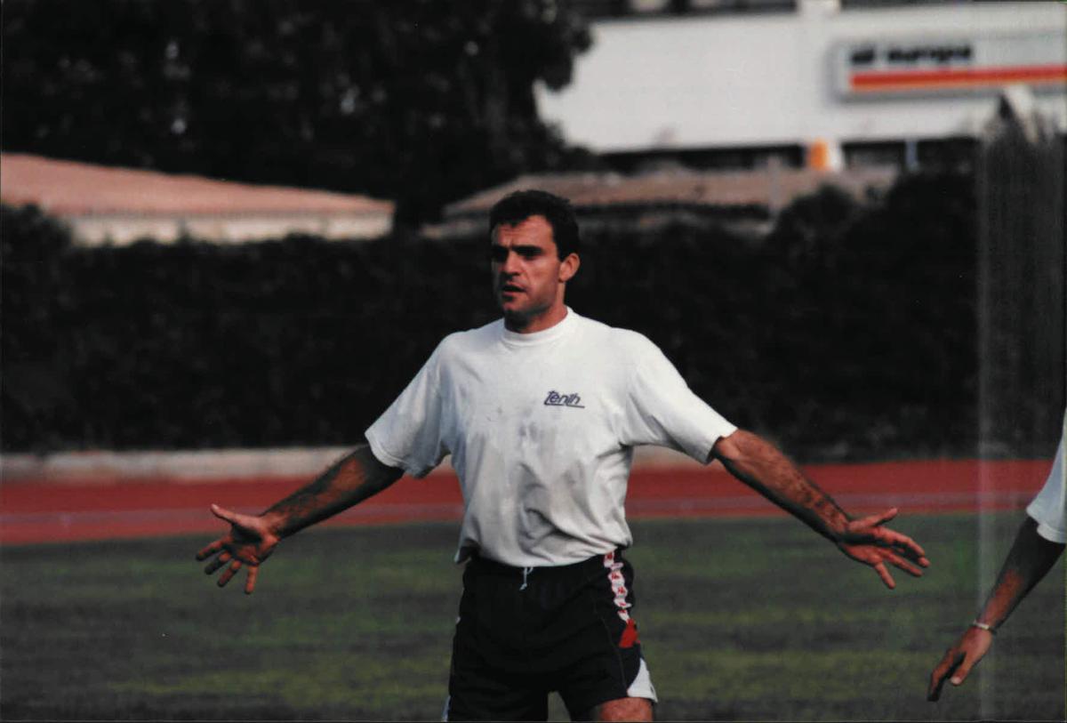 El central colomenc, durant un entrenament amb el Mallorca