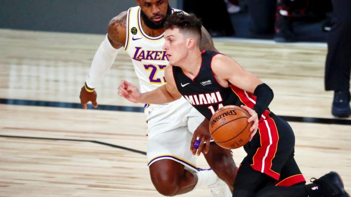 Tyler Herro, jugador de los Miami Heat, jugando contra Los Angeles Lakers en el tercer partido de la final de la NBA 2020