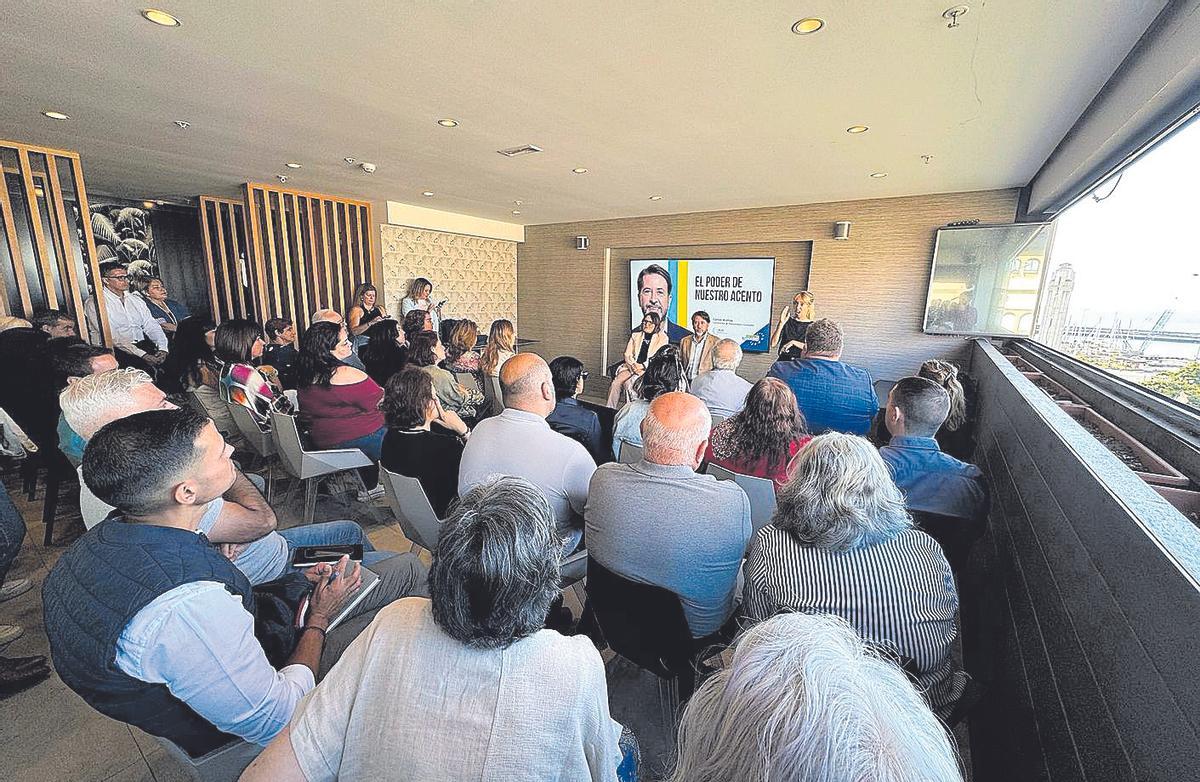 Carlos Alonso, candidato de CC, con el tercer sector.