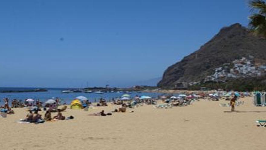 Vista general de la playa de Las Teresitas, cuyo frente es el objeto de la una operación de compraventa investigada judicialmente. i LA PROVINCIA/DLP