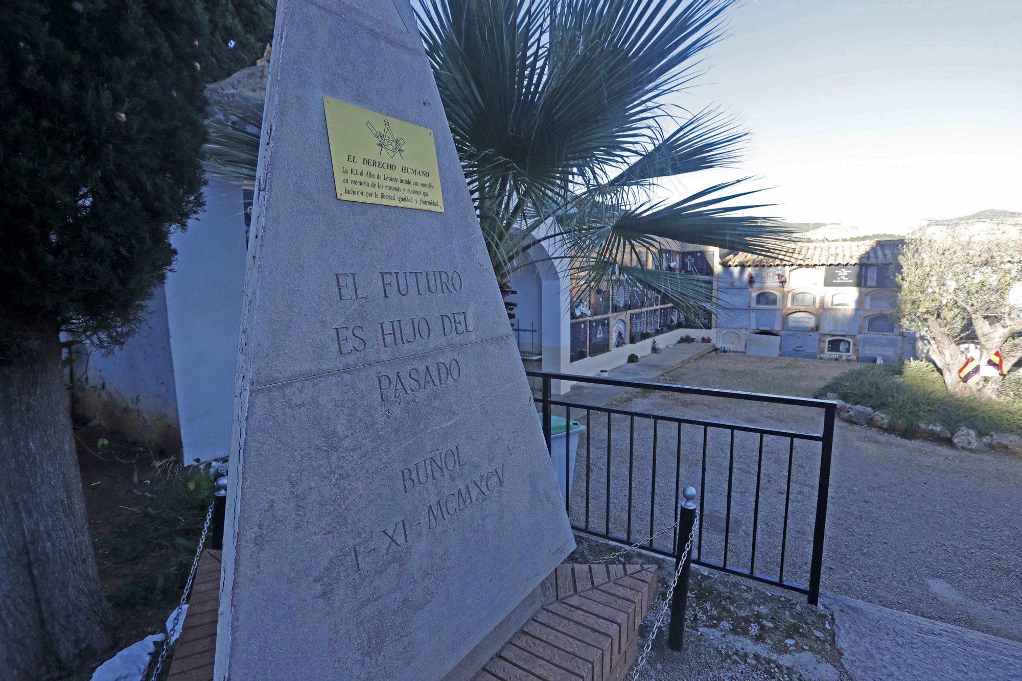 El cementerio de Buñol, una de las grandes capitales masonas de España