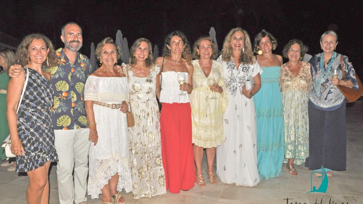 Sandra Marcos, Juan Antonio Torres(abogados en Madrid) Juana Maria Marí ( propietaria del Hotel Torre del Mar),  Juana Maria Torres, Hija ( gerente del Hotel ), Eugenia Caldentey, Elena Torres, Marta Torres, Paloma Caldentey , Lolita Marí ( propietaria del Hotel), y Dolores Tur Clapés (Cámara de Comercio)