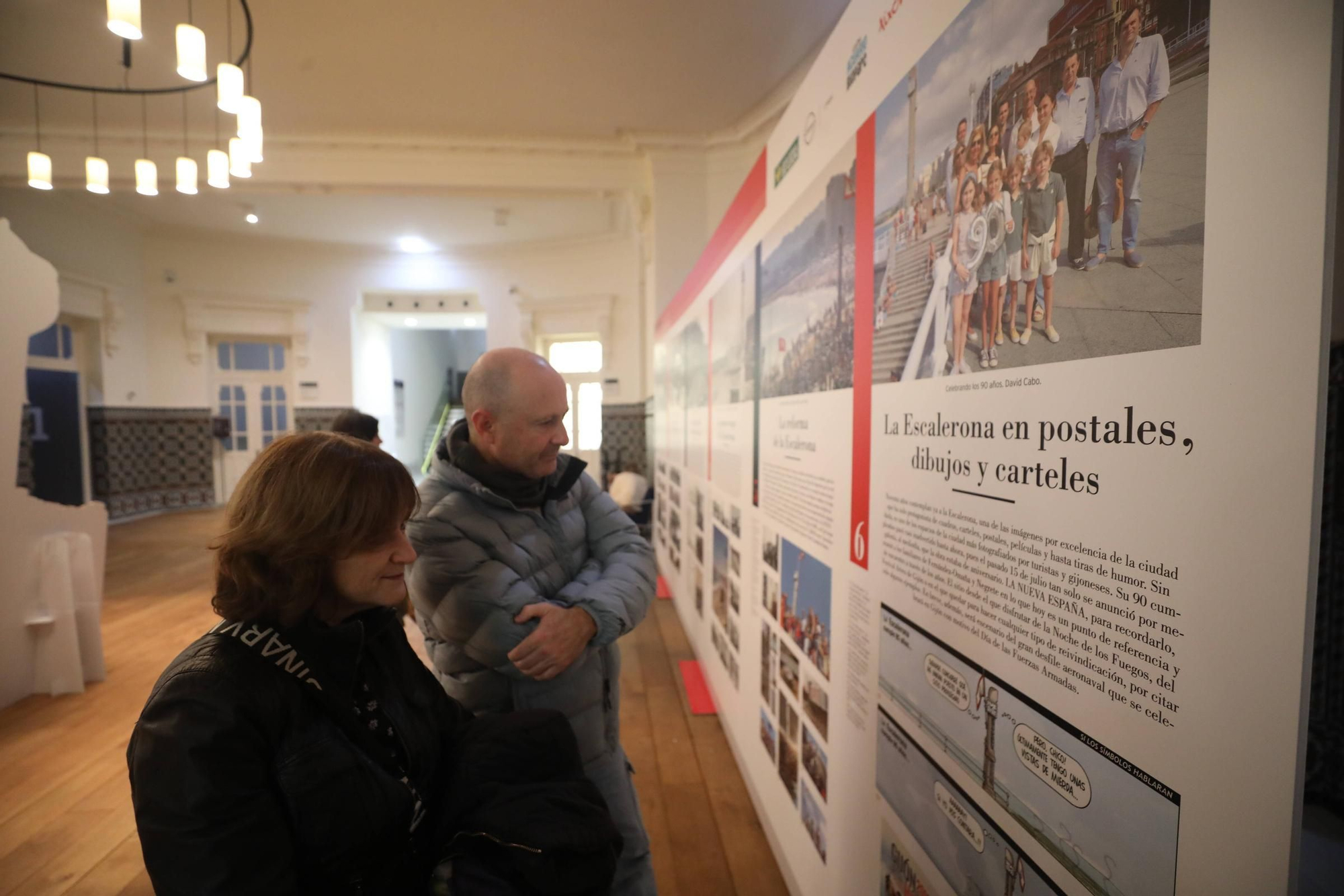 Visitantes en la exposición "Guardianes del tiempo" organizada por LA NUEVA ESPAÑA