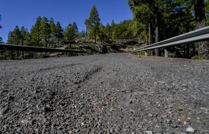 25/01/2018 CUMBRE GRAN CANARIA. Mal estado de las carreteras en la zona de medianías y cumbre de Gran Canaria. Carretera Artenara al pinar de Tamadaba. FOTO: J. PÉREZ CURBELO