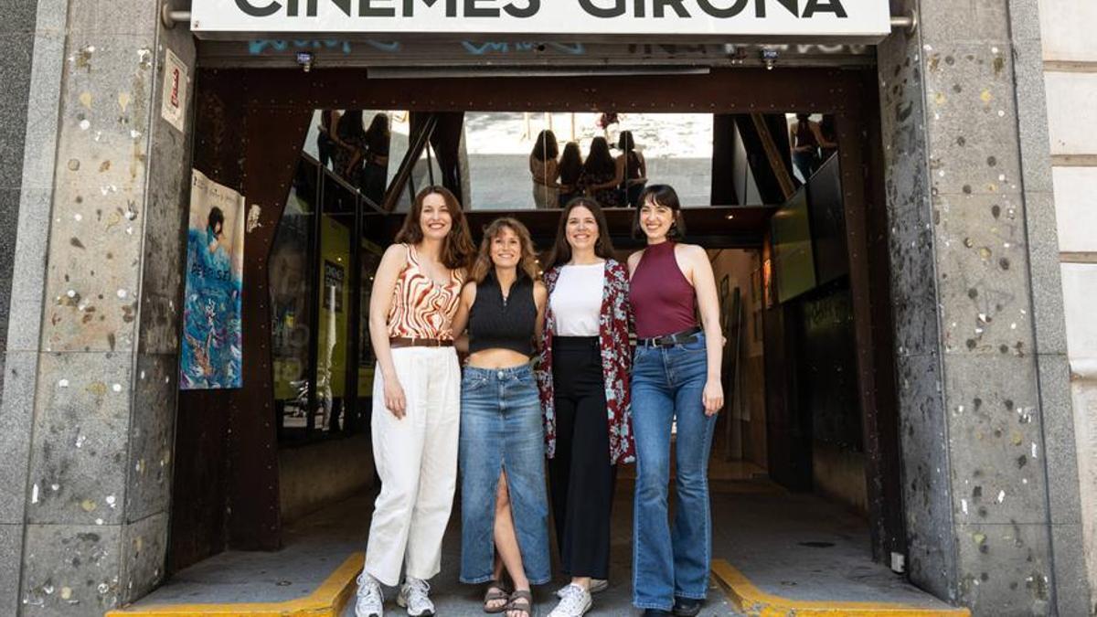 Ariadna Fortuny, Mònica Cambra, Mònica Tort y Claudia García, en Cinemes Girona.