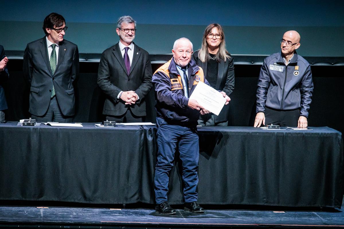 L'acte d'entrega del reconeixement als voluntaris de Puigcerdà