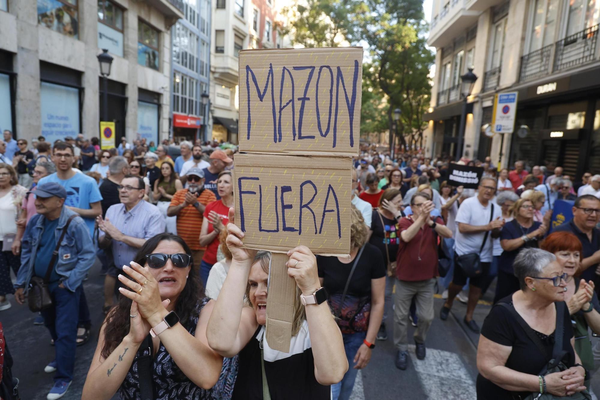 Familiares de las víctimas y afectados por la dana encabezan la manifestación del 29-M