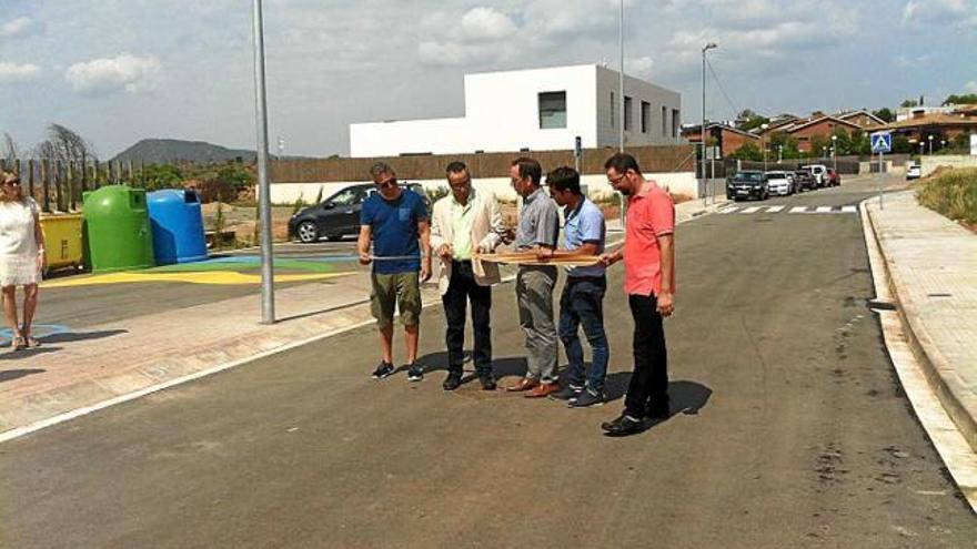 Pineda inaugura un nou tram del carrer Alzina