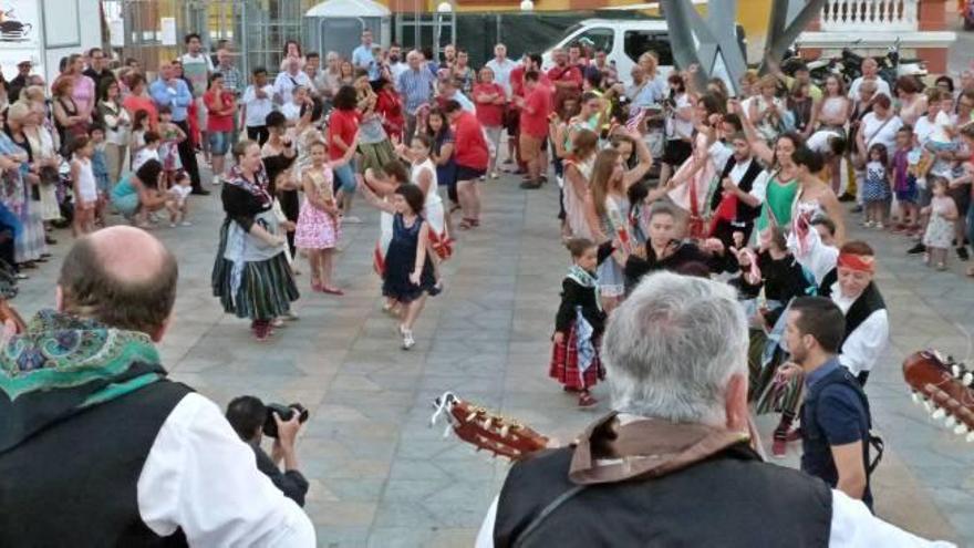 Vinaròs despide sus fiestas con misa, bureo y espectáculo pirotécnico