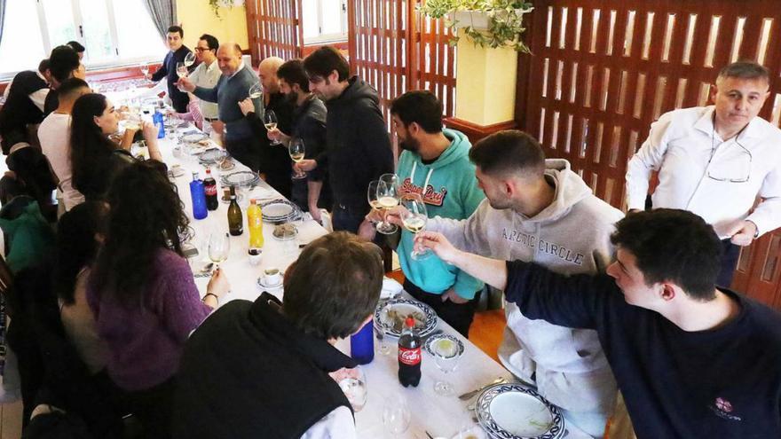 La alta cocina se fija en la lamprea de Arbo y en los vinos de la DO Rías Baixas