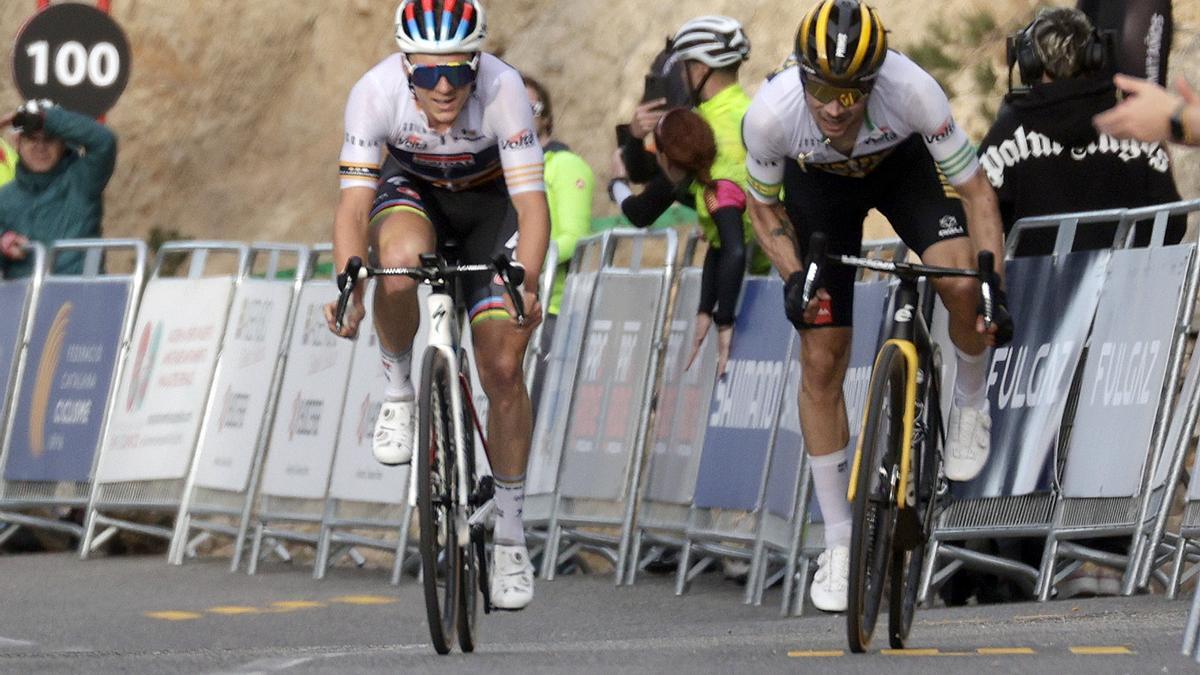 Roglic da un golpe sobre la mesa ante Evenepoel