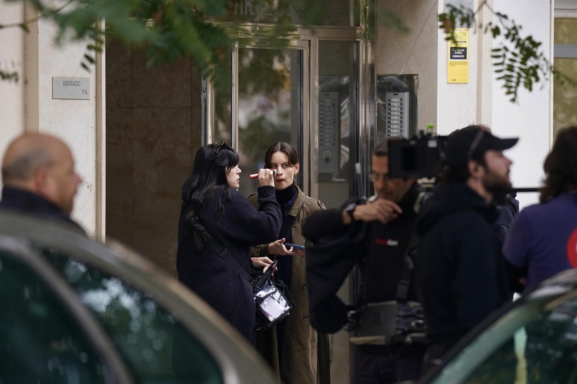 Una imagen del rodaje de 'La chica de nieve 2', en las calles de Málaga.