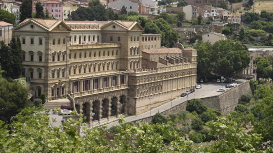 Vista de la Cova de Manresa des del parc de la Seu