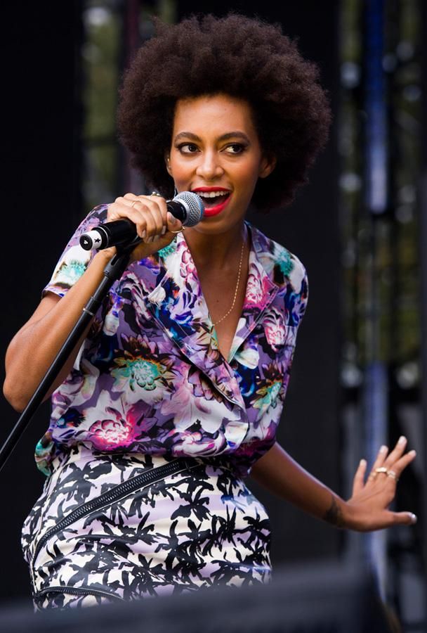 La mezcla de estampados de Solange