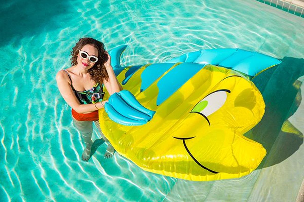 Flotador con forma de Flounder de La Sirenita