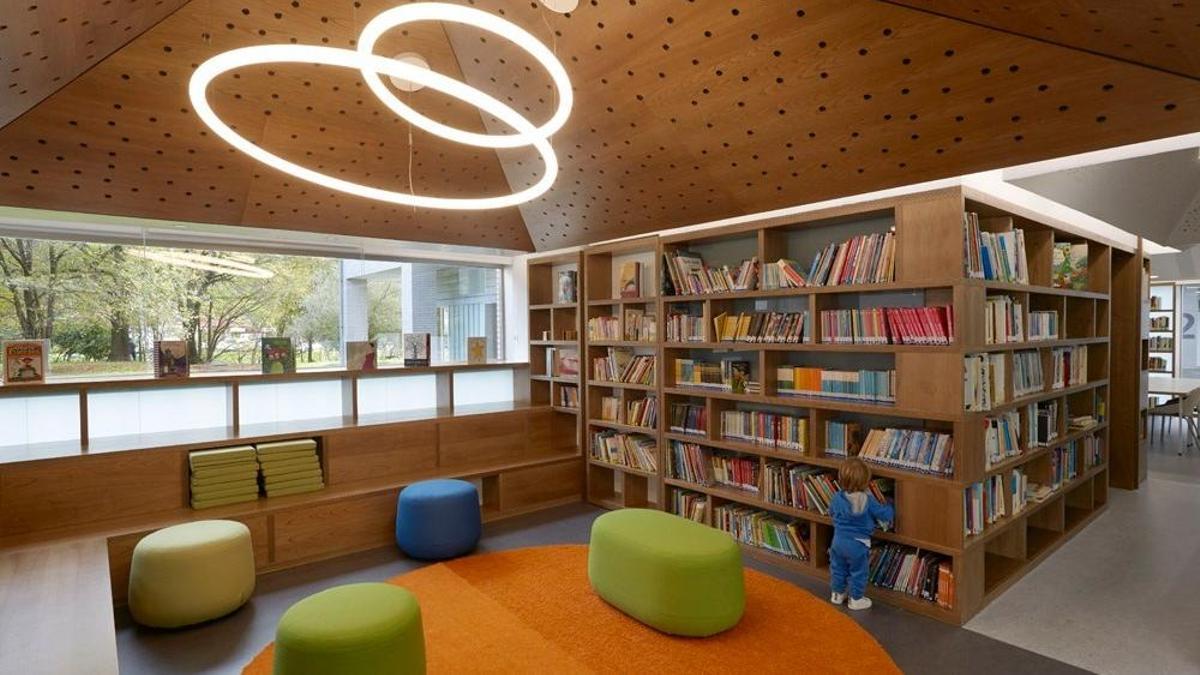 Mayo cultural en la biblioteca de Salinas: cuentacuentos y presentación de un libro