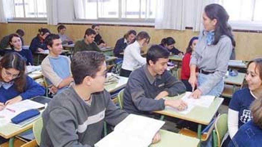 Los profesores darán clases de refuerzo por la tarde pese a estar en desacuerdo